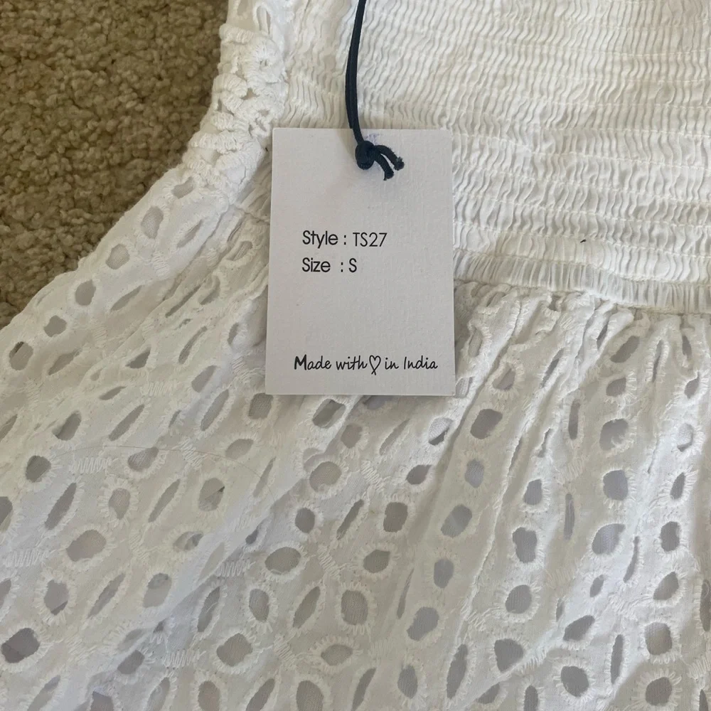 white lace top - Picture 3 of 3